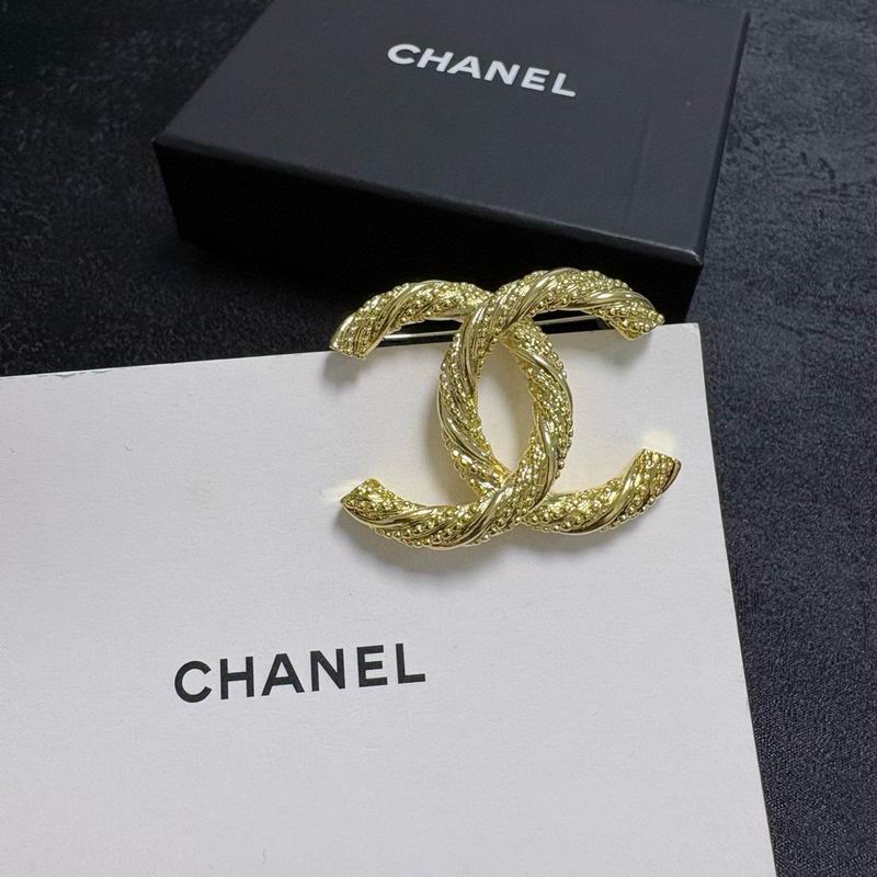 Chanel Brooch 05yxs76